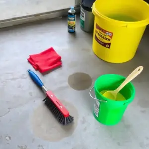 Jak Usunąć Plamy Po Oleju W Garażu
